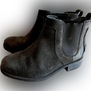 Ugg Ashton Chelsea boots